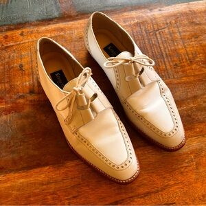 Vintage Women’s Kenneth Cole Spectator Apron Toe Derby Shoes Beige/White, Sz 7.5